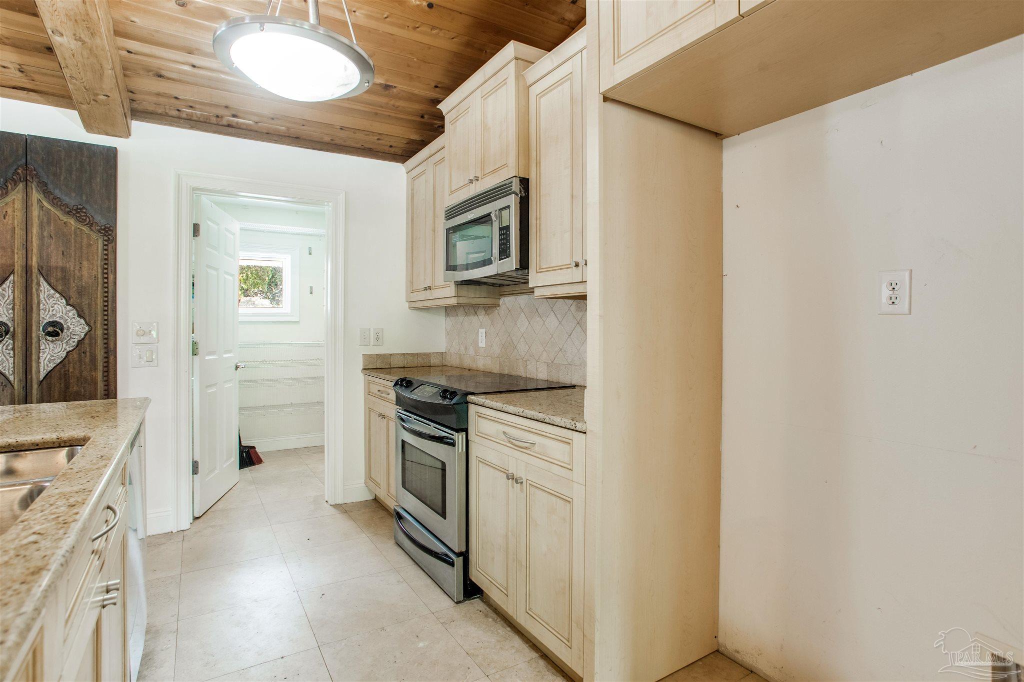 713 Roanoke Court Gulf Breeze FL 32561
