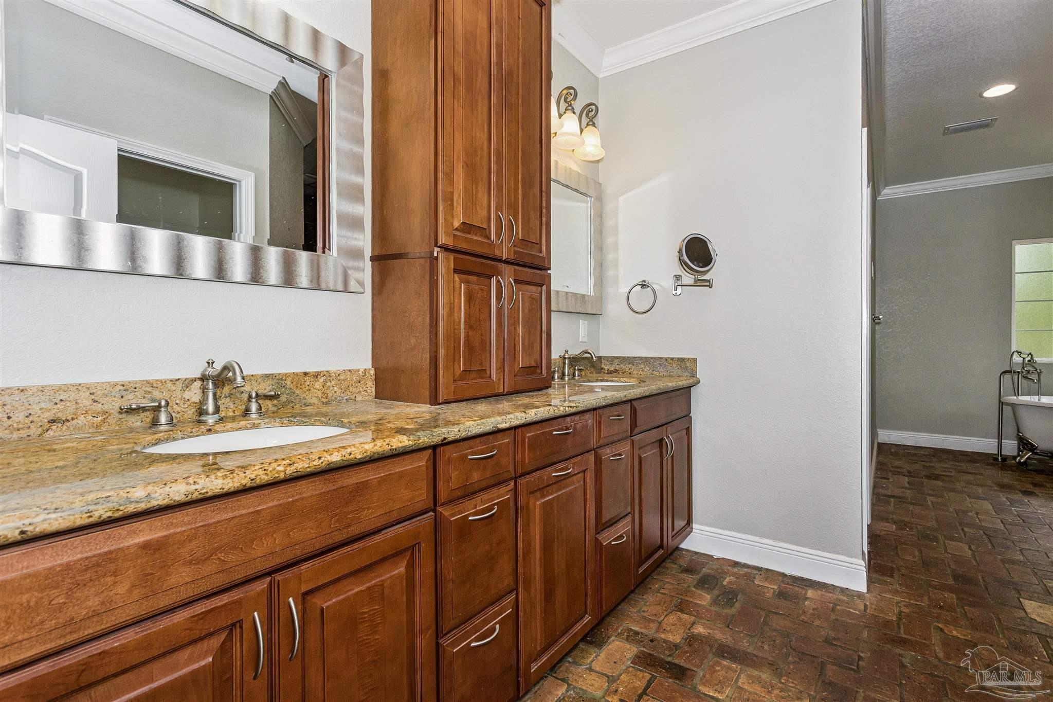 16340 Innerarity Pt Road Pensacola FL 32507