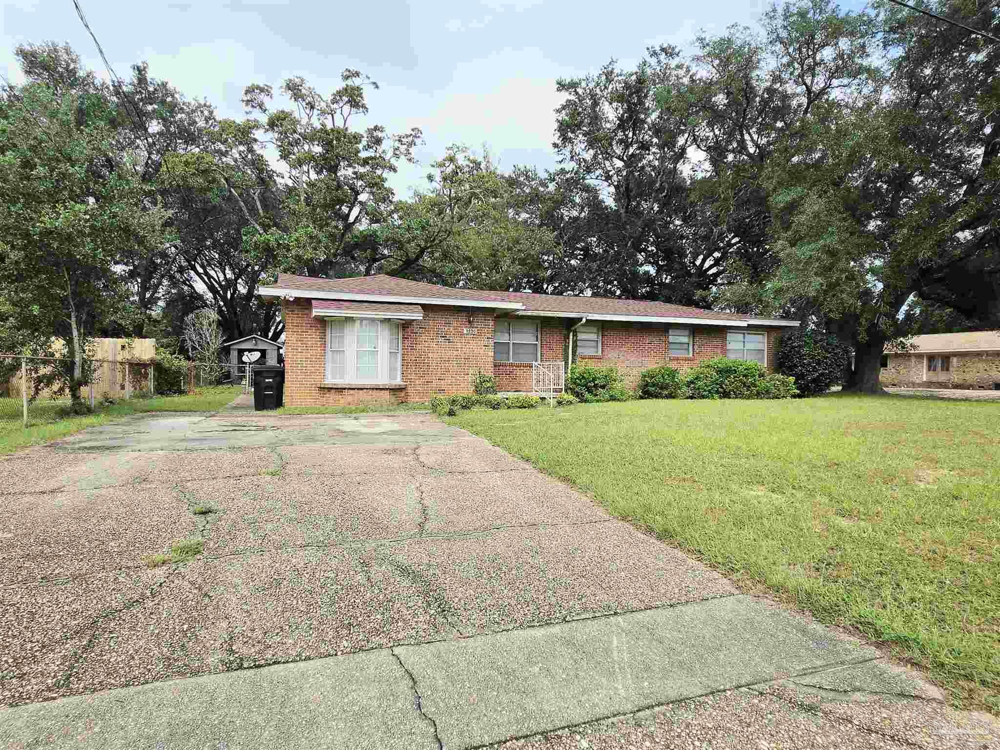 1230 E Leonard Street Pensacola FL 32503