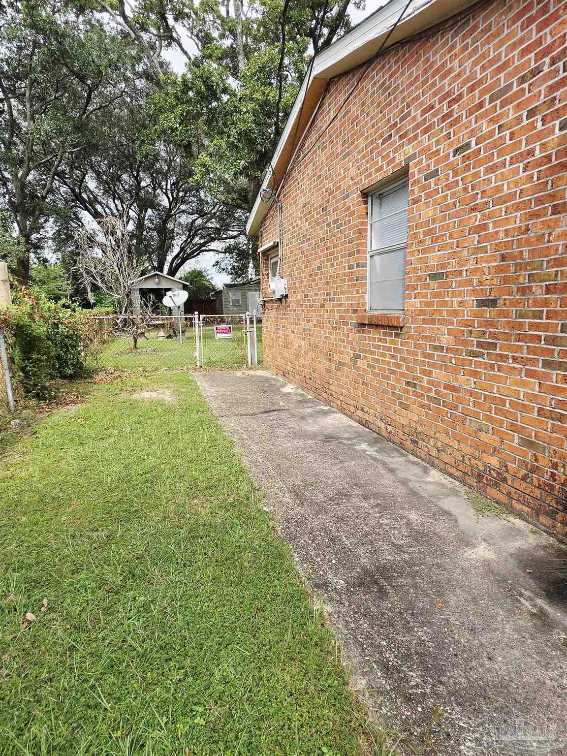 1230 E Leonard Street Pensacola FL 32503