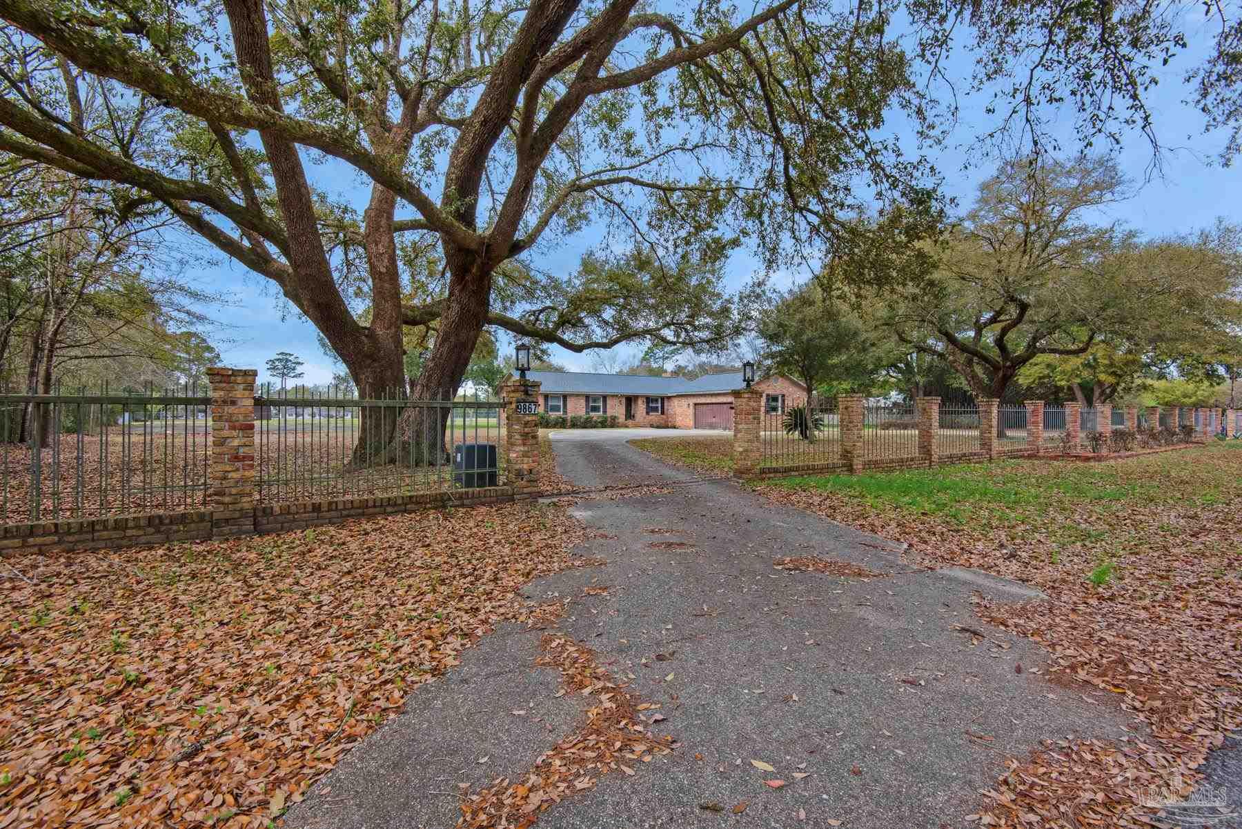 9867 Heather Drive Cantonment FL 32533