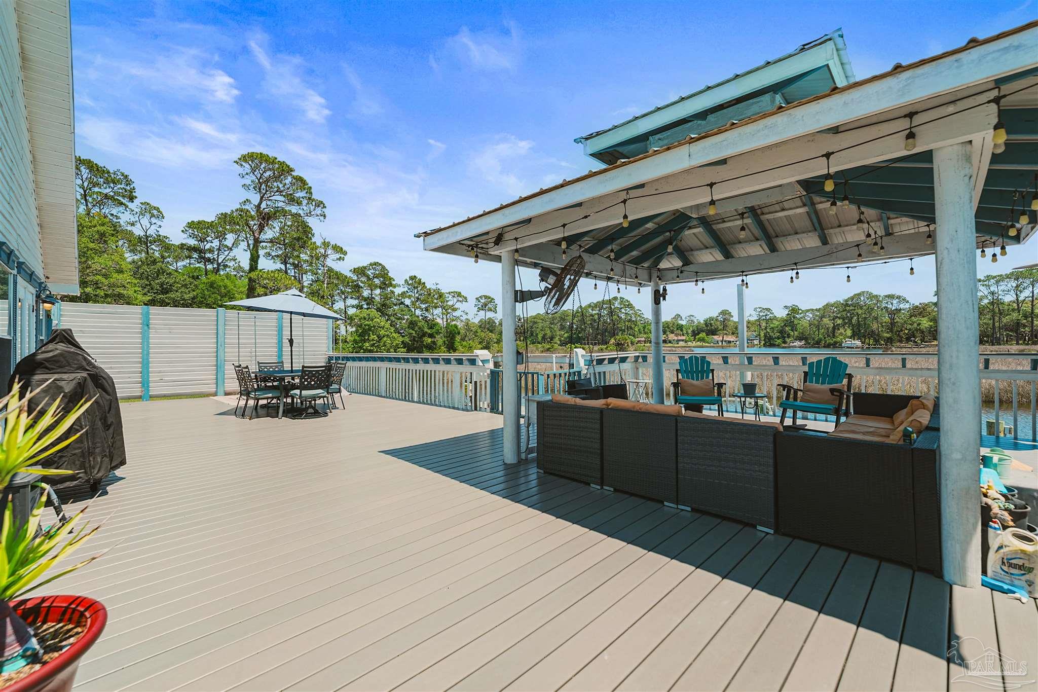 724 Landing Lane Pensacola FL 32507