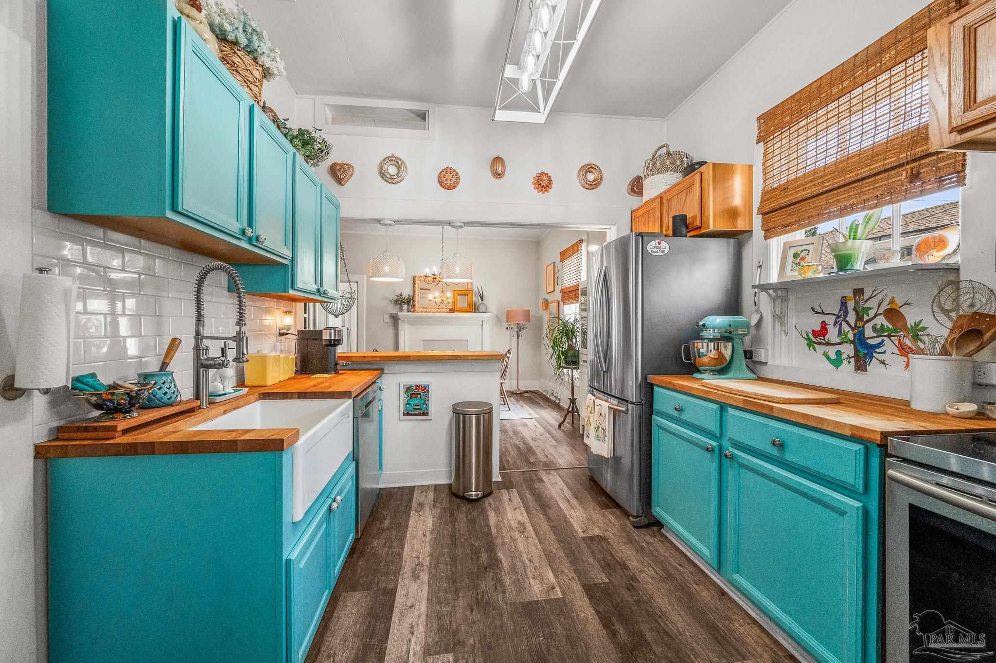 1220 E Cervantes Pensacola FL 32501