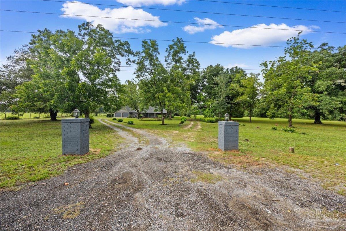 862 Us 90 Holt FL 32564