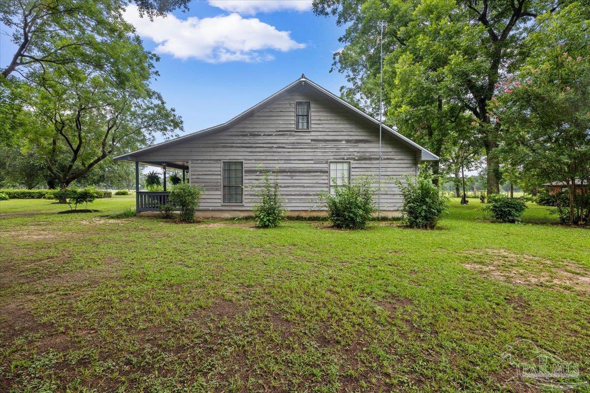 862 Us 90 Holt FL 32564