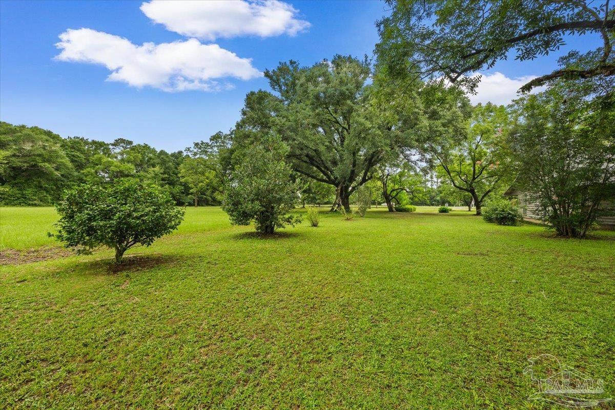 862 Us 90 Holt FL 32564
