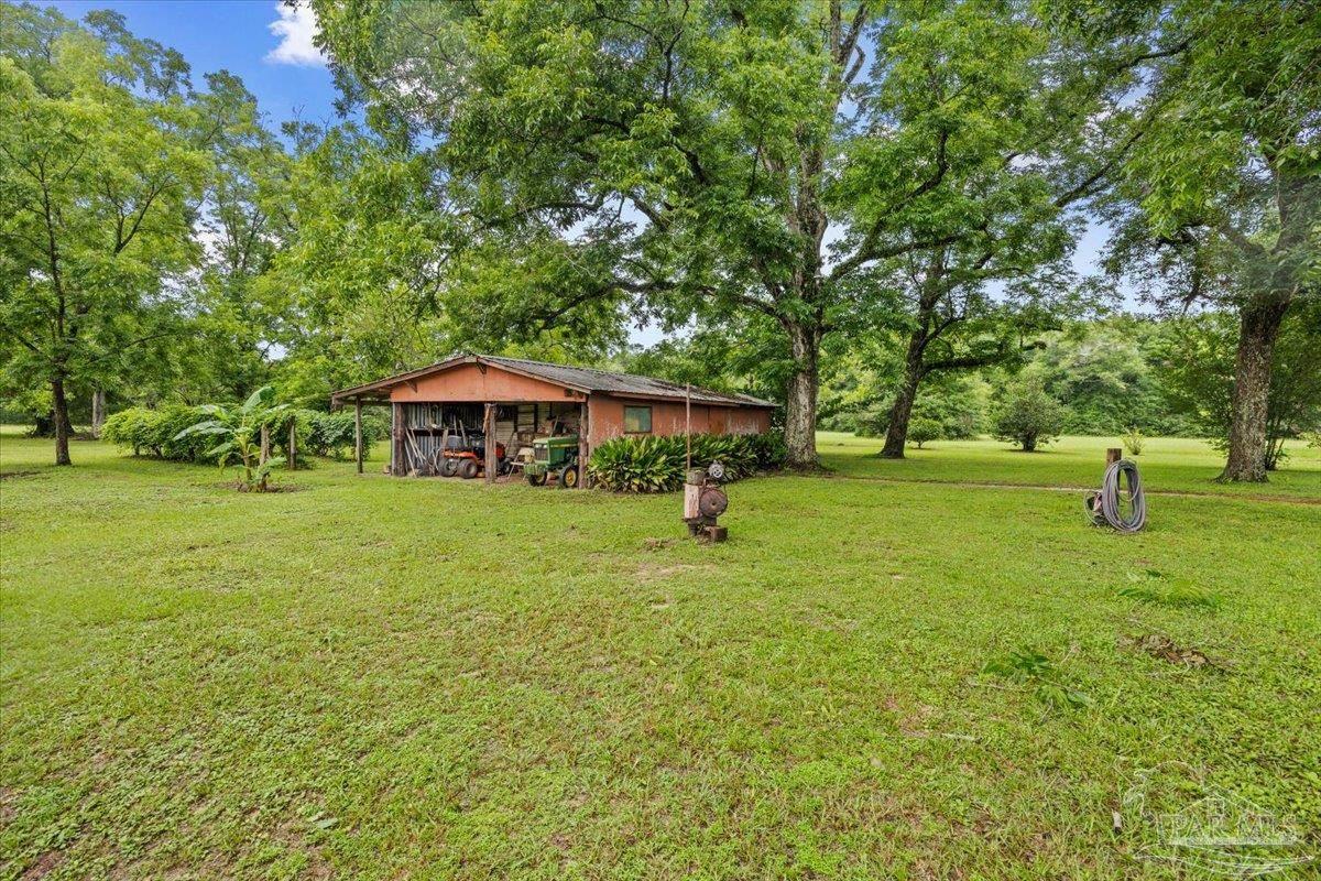 862 Us 90 Holt FL 32564