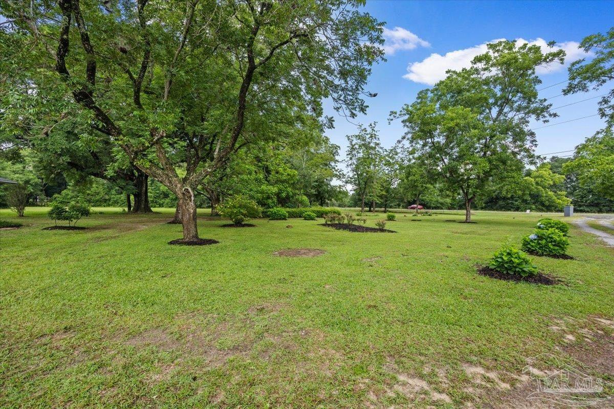 862 Us 90 Holt FL 32564