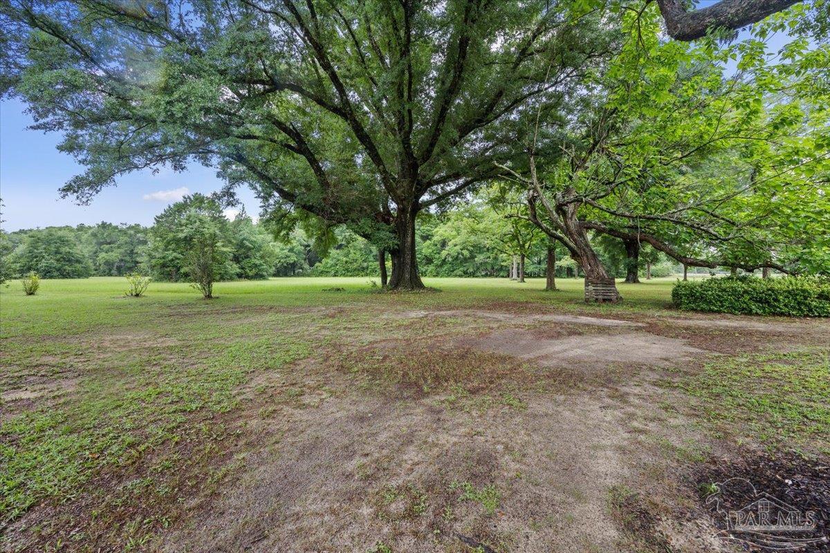 862 Us 90 Holt FL 32564