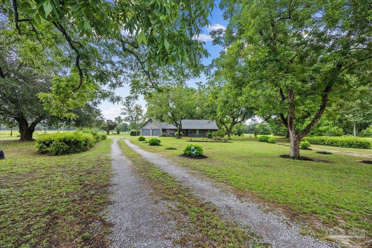 862 Us 90 Holt FL 32564