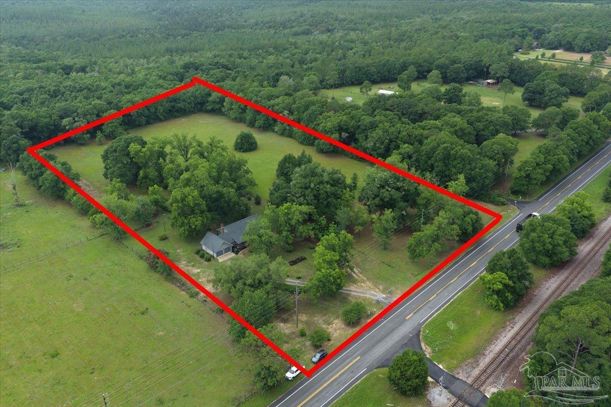 862 Us 90 Holt FL 32564
