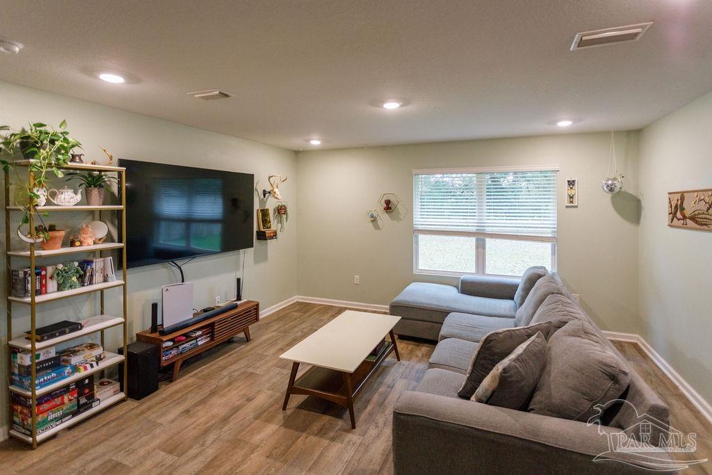 1887 Mary Jo Way Pensacola FL 32534