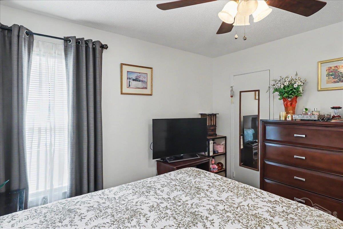 7815 Oak Forest Place Pensacola FL 32514