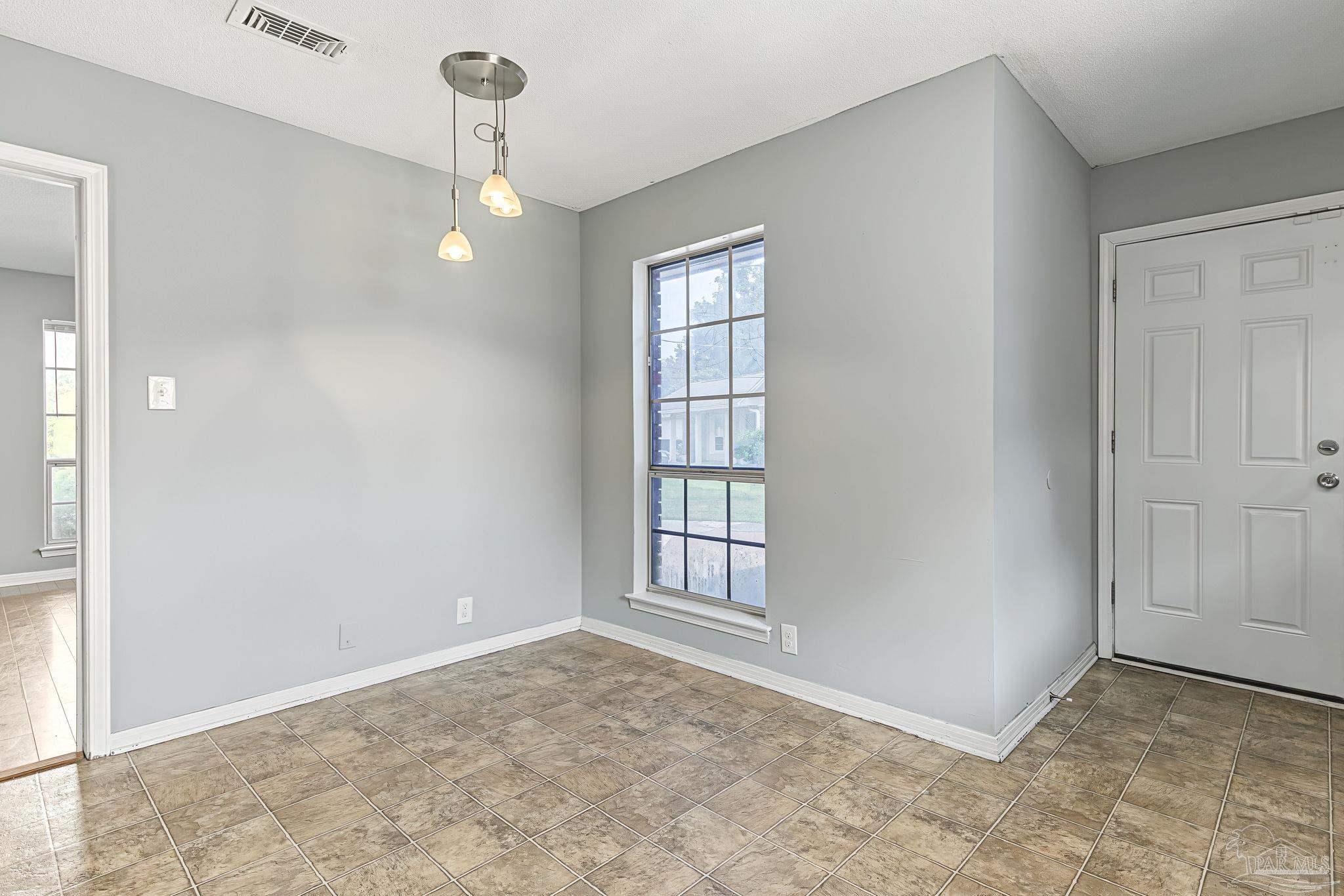 1085 Farmington Pensacola FL 32504