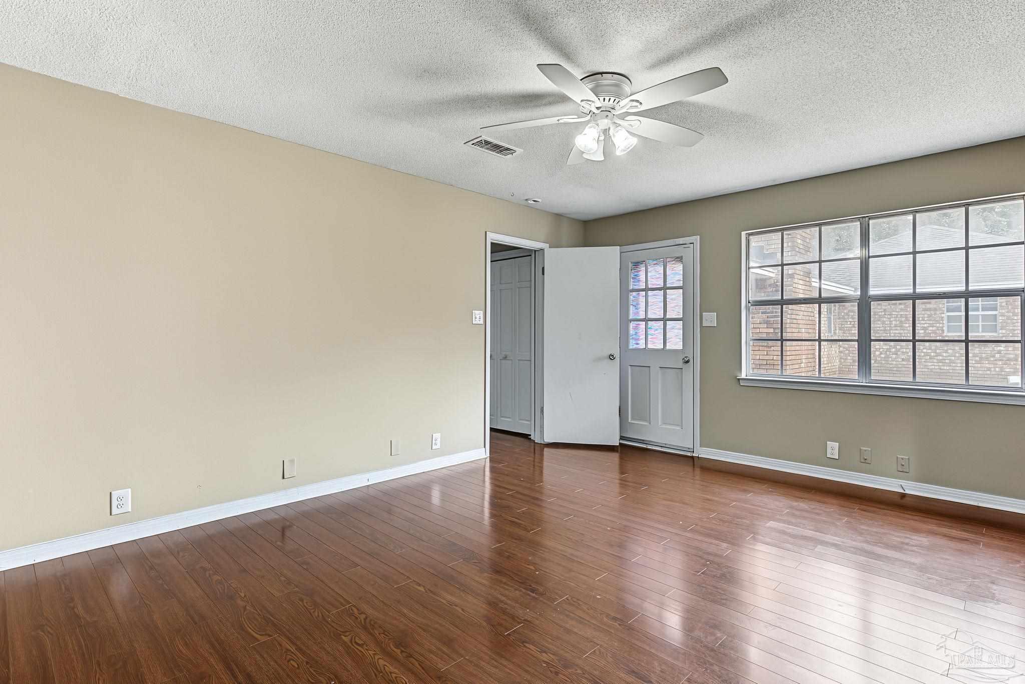1085 Farmington Pensacola FL 32504