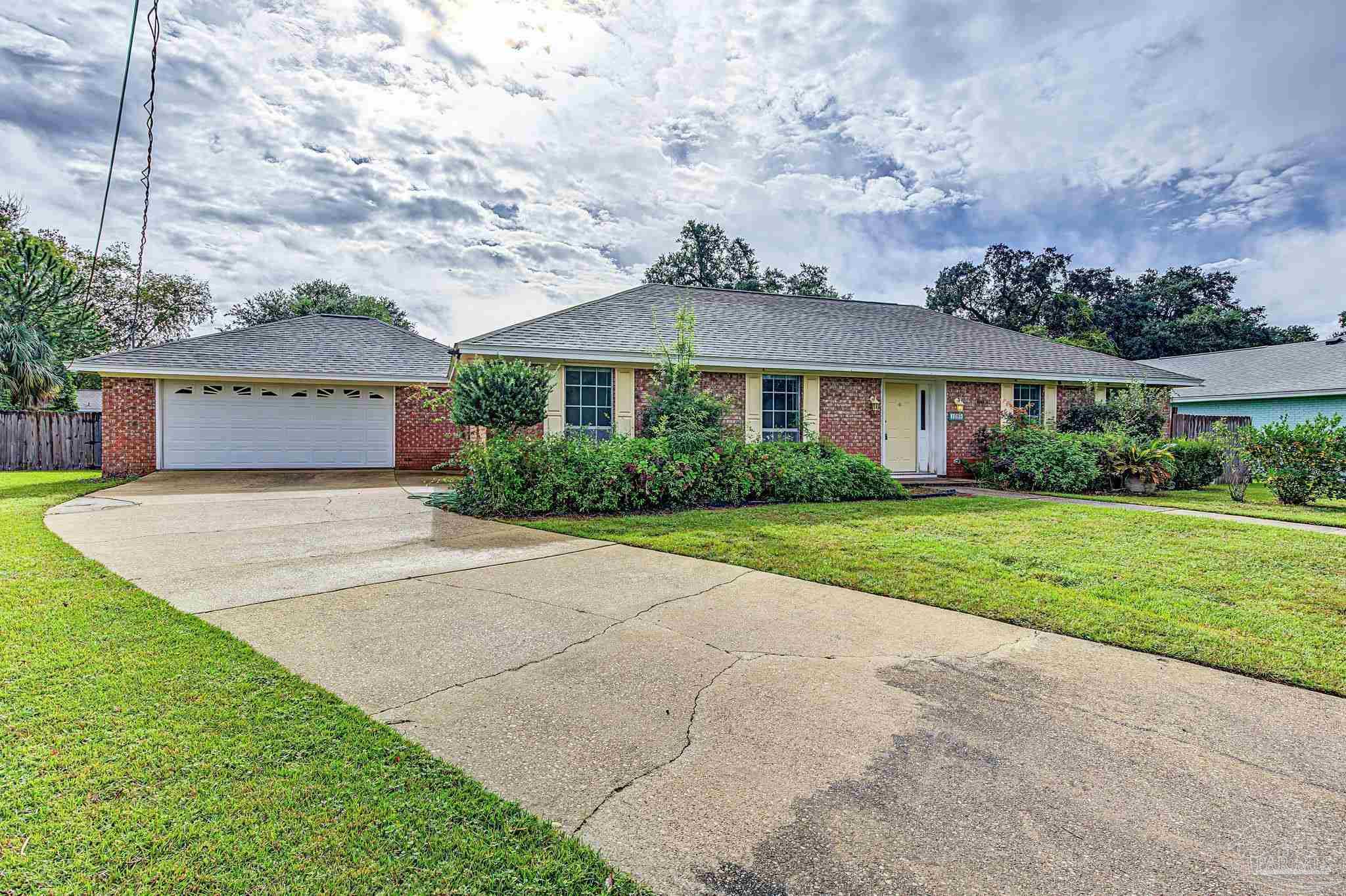 1085 Farmington Pensacola FL 32504