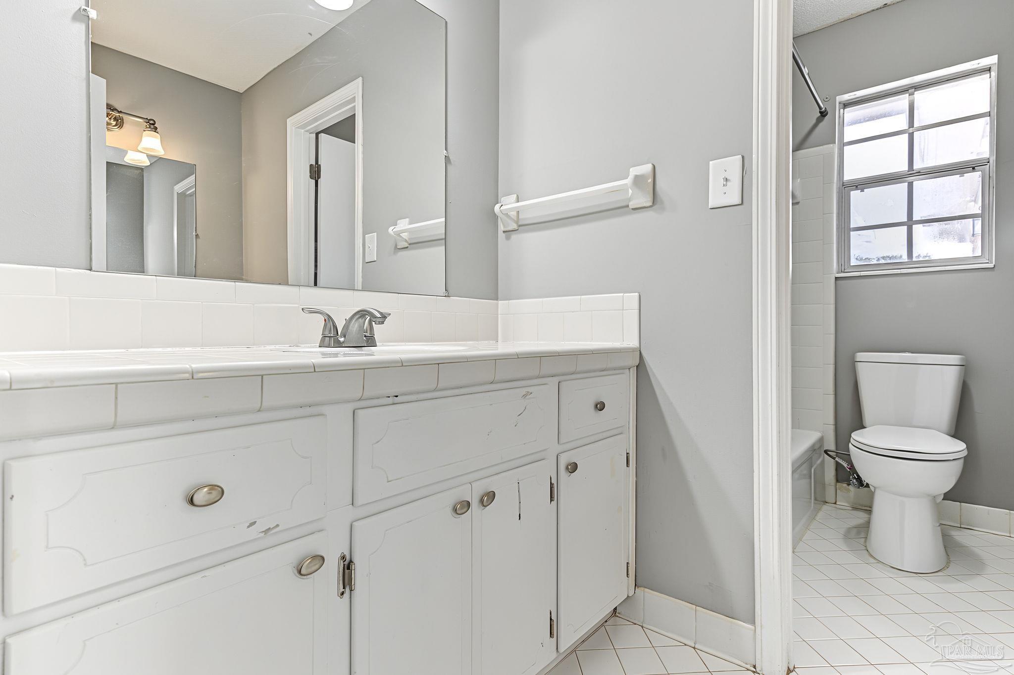 1085 Farmington Pensacola FL 32504