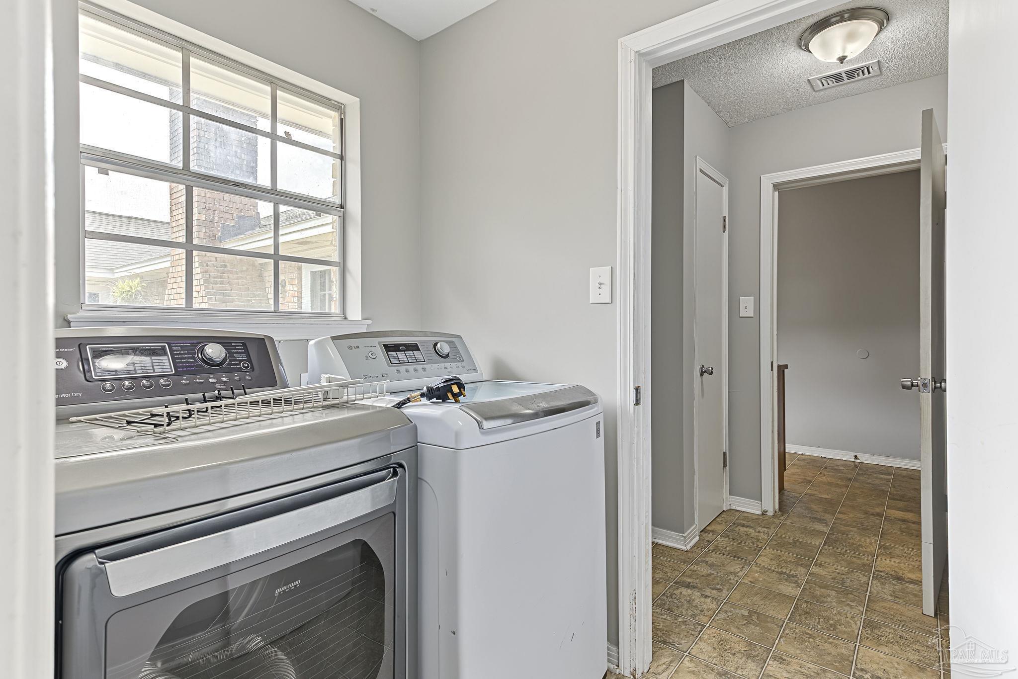 1085 Farmington Pensacola FL 32504