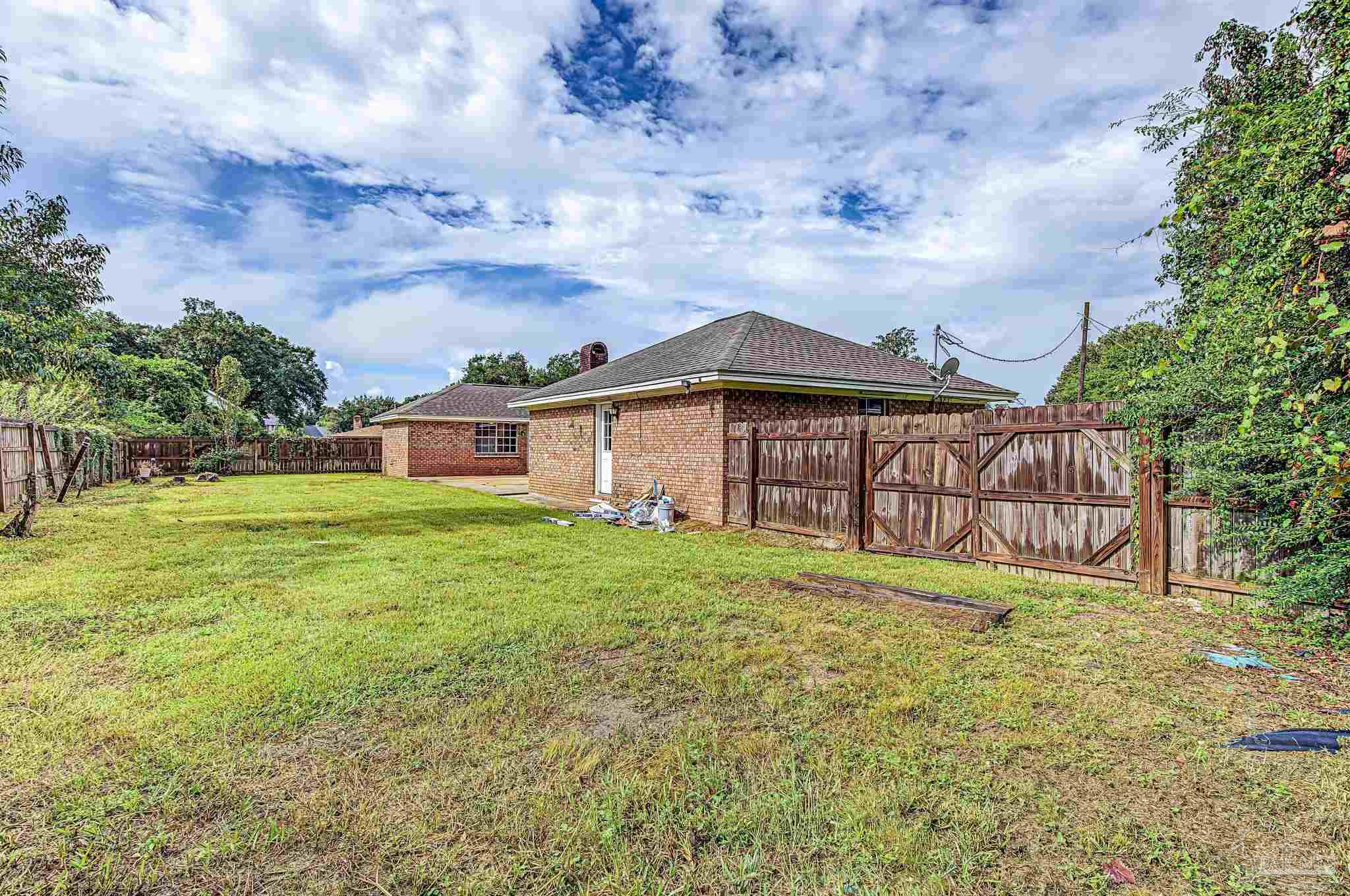 1085 Farmington Pensacola FL 32504