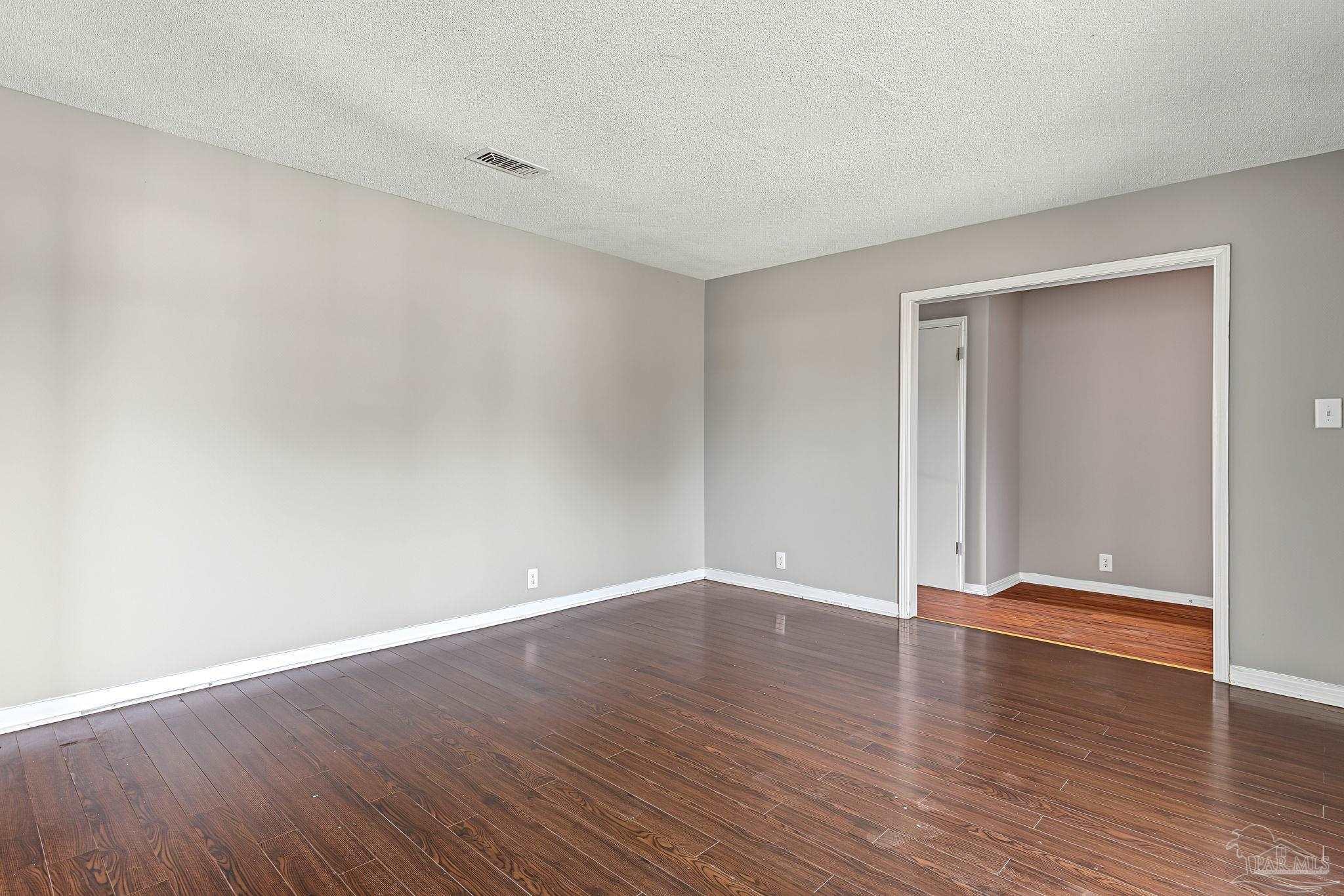 1085 Farmington Pensacola FL 32504