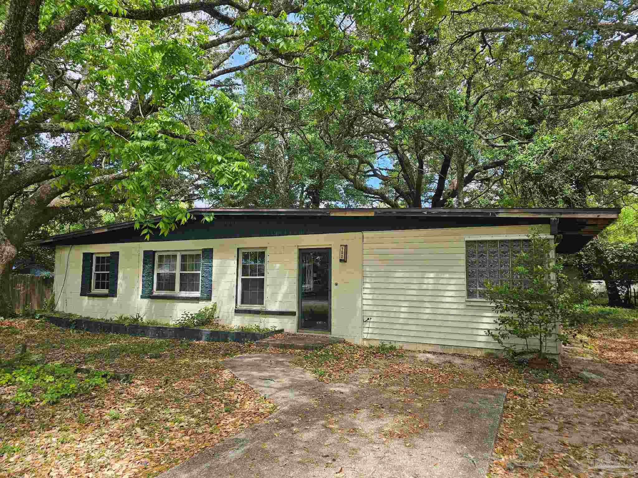 708 Vendee Lane Pensacola FL 32505