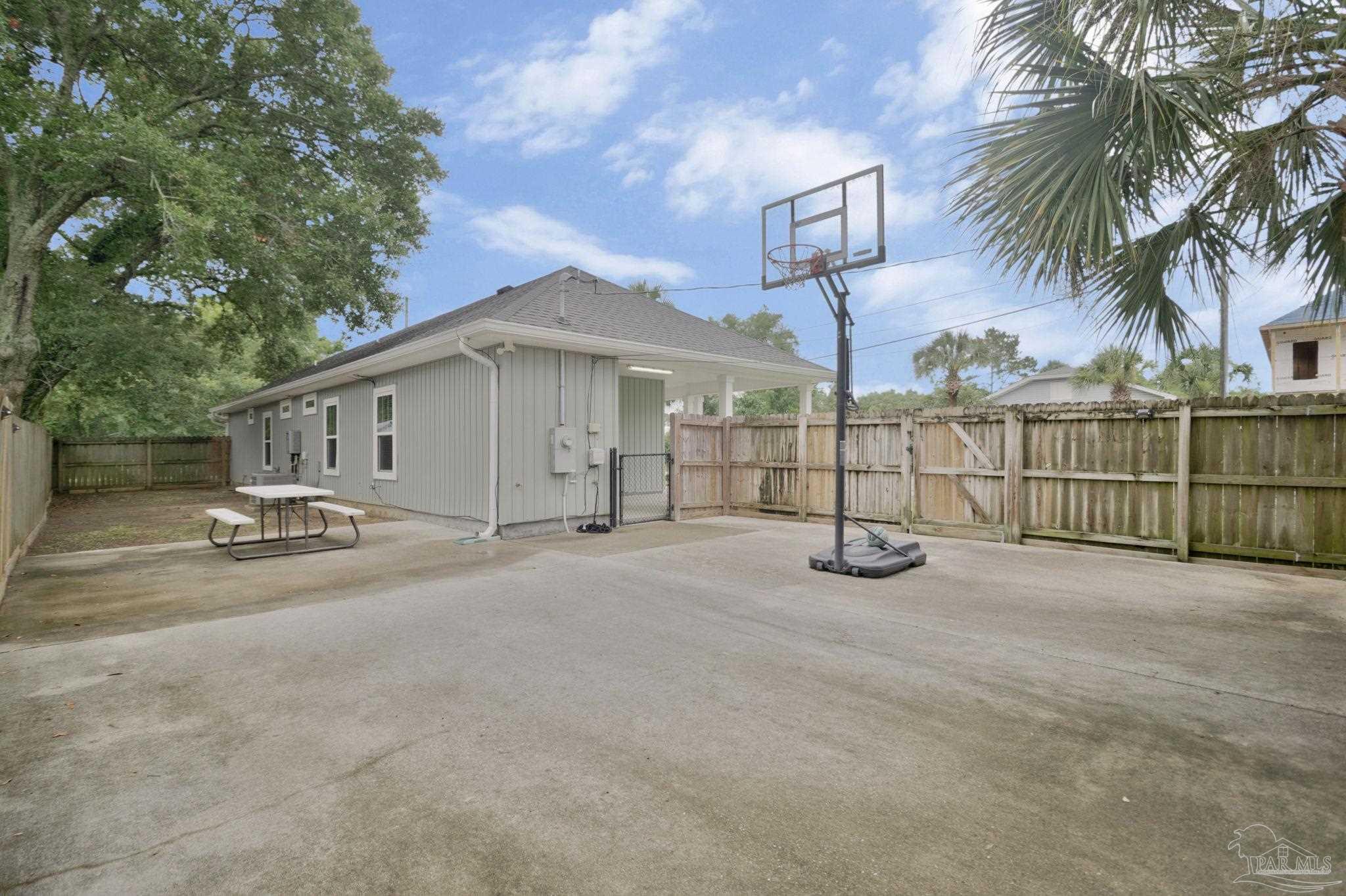 600 S F Street Pensacola FL 32502