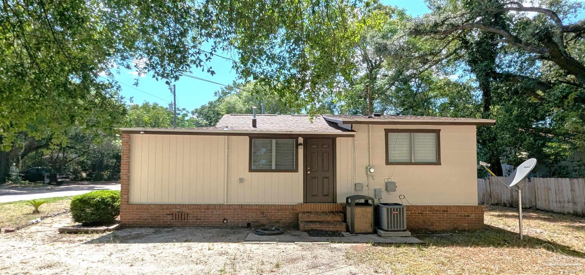10 Kennington Drive Pensacola FL 32507
