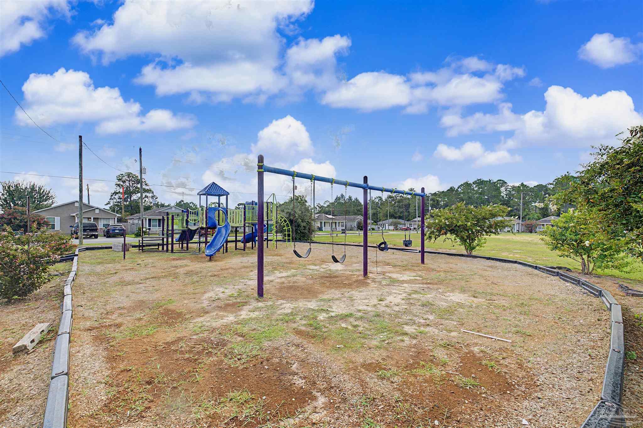 2124 Ledbetter Lane Pensacola FL 32507