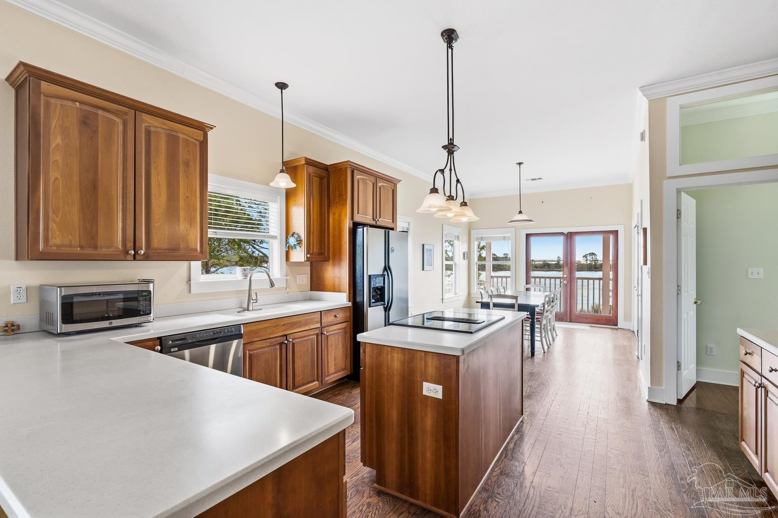2568 Gulf Breeze Avenue Pensacola FL 32507