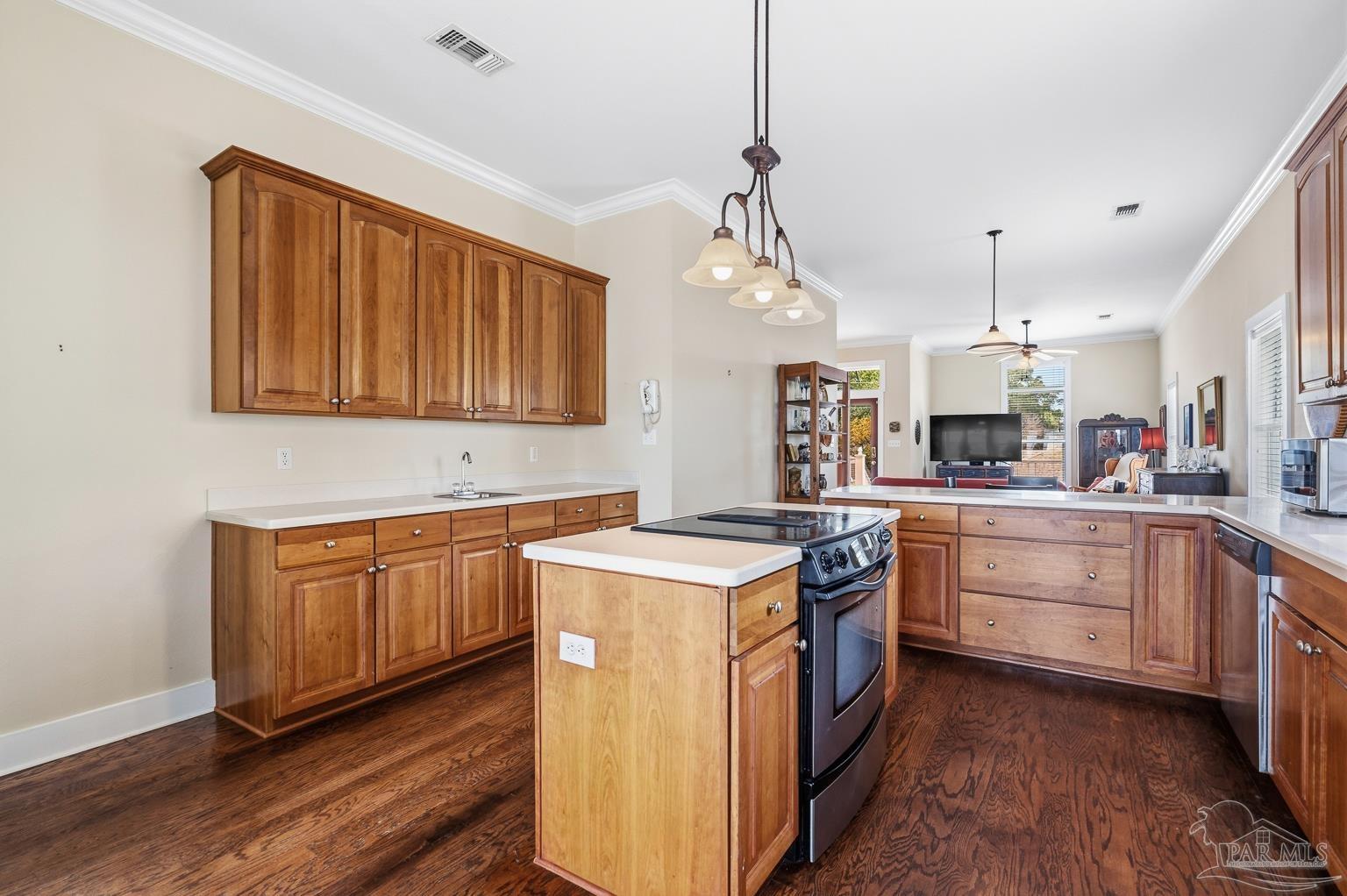 2568 Gulf Breeze Avenue Pensacola FL 32507