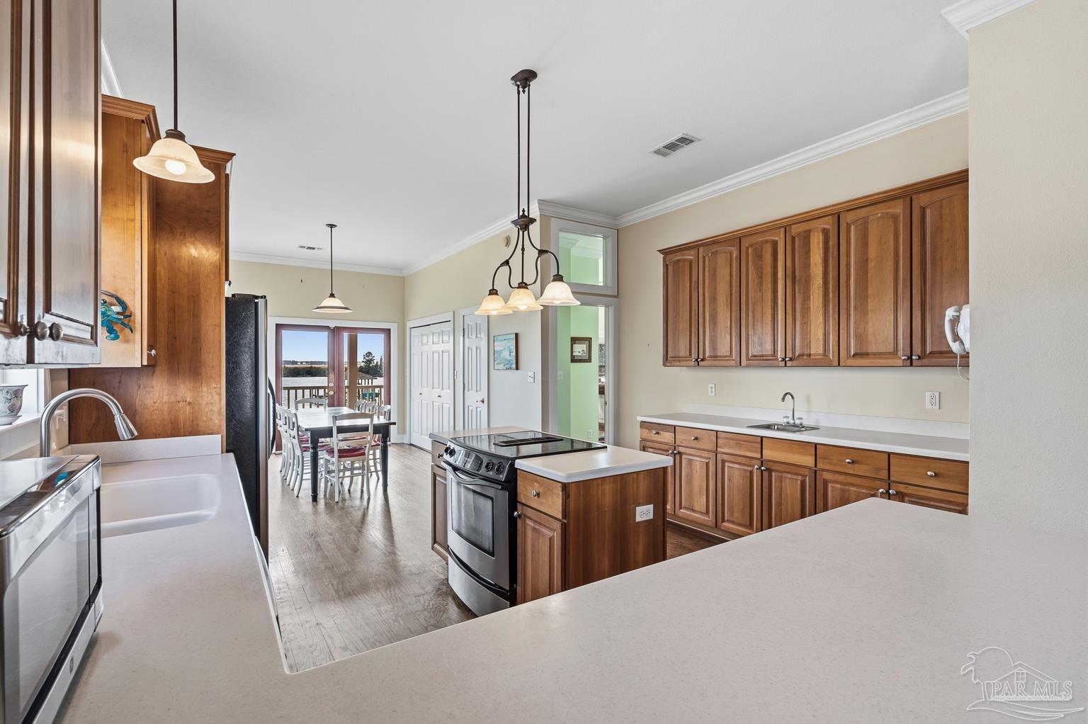 2568 Gulf Breeze Avenue Pensacola FL 32507