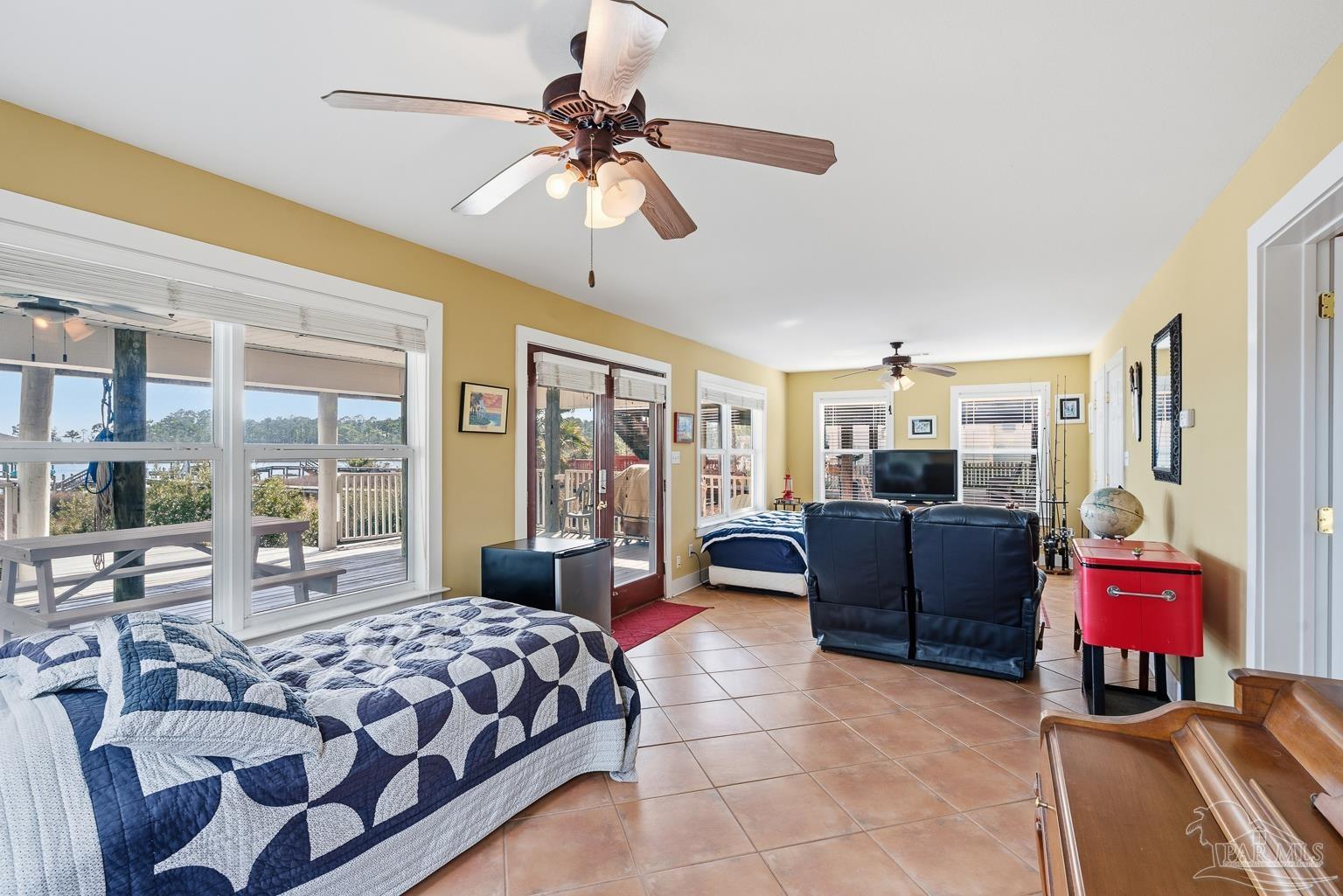 2568 Gulf Breeze Avenue Pensacola FL 32507