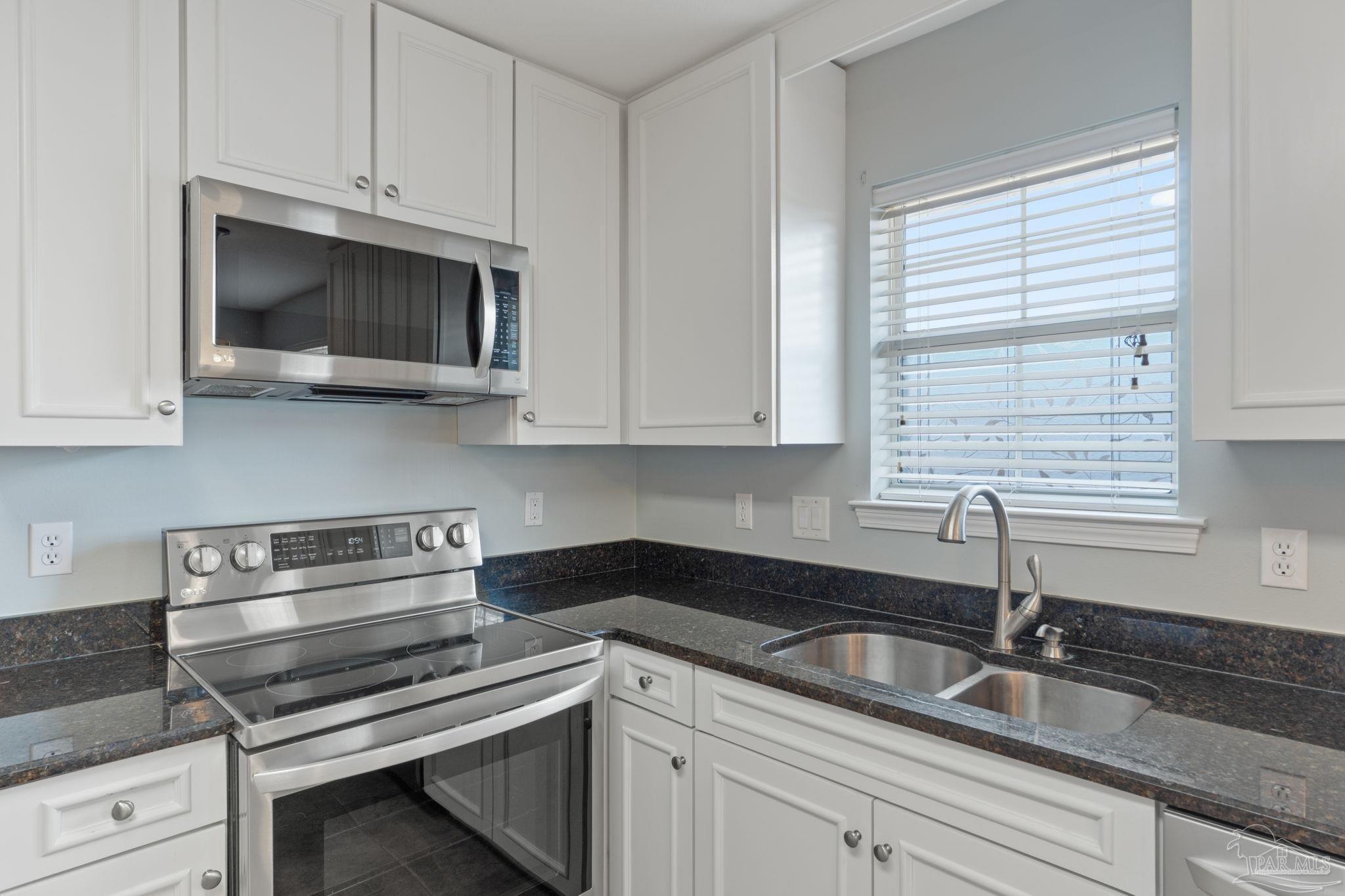 2704 Creeks Edge Lane Navarre FL 32566