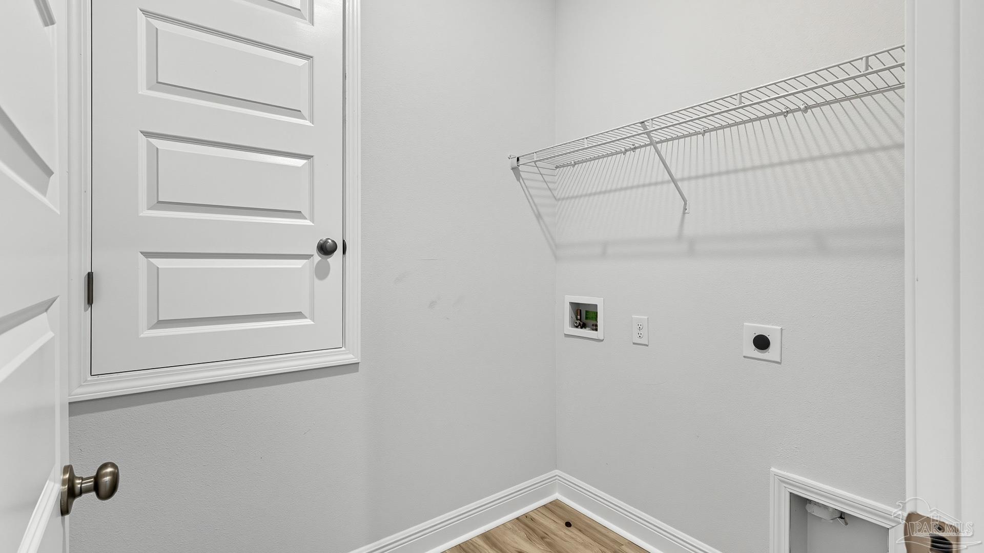 2042 Wiregrass Street Navarre FL 32566