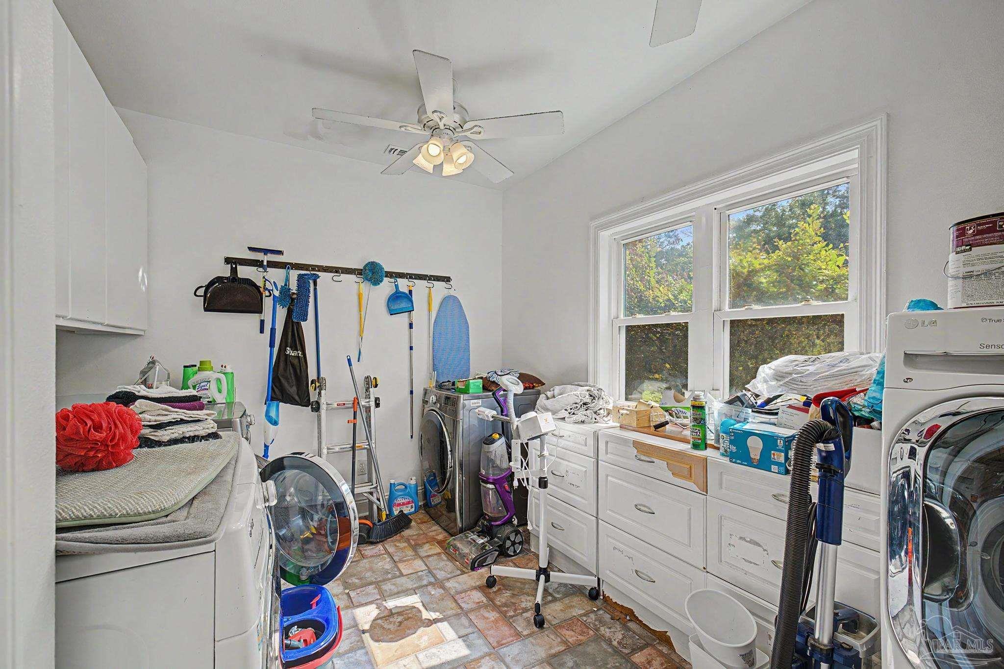 9717 Mobile Highway Pensacola FL 32526