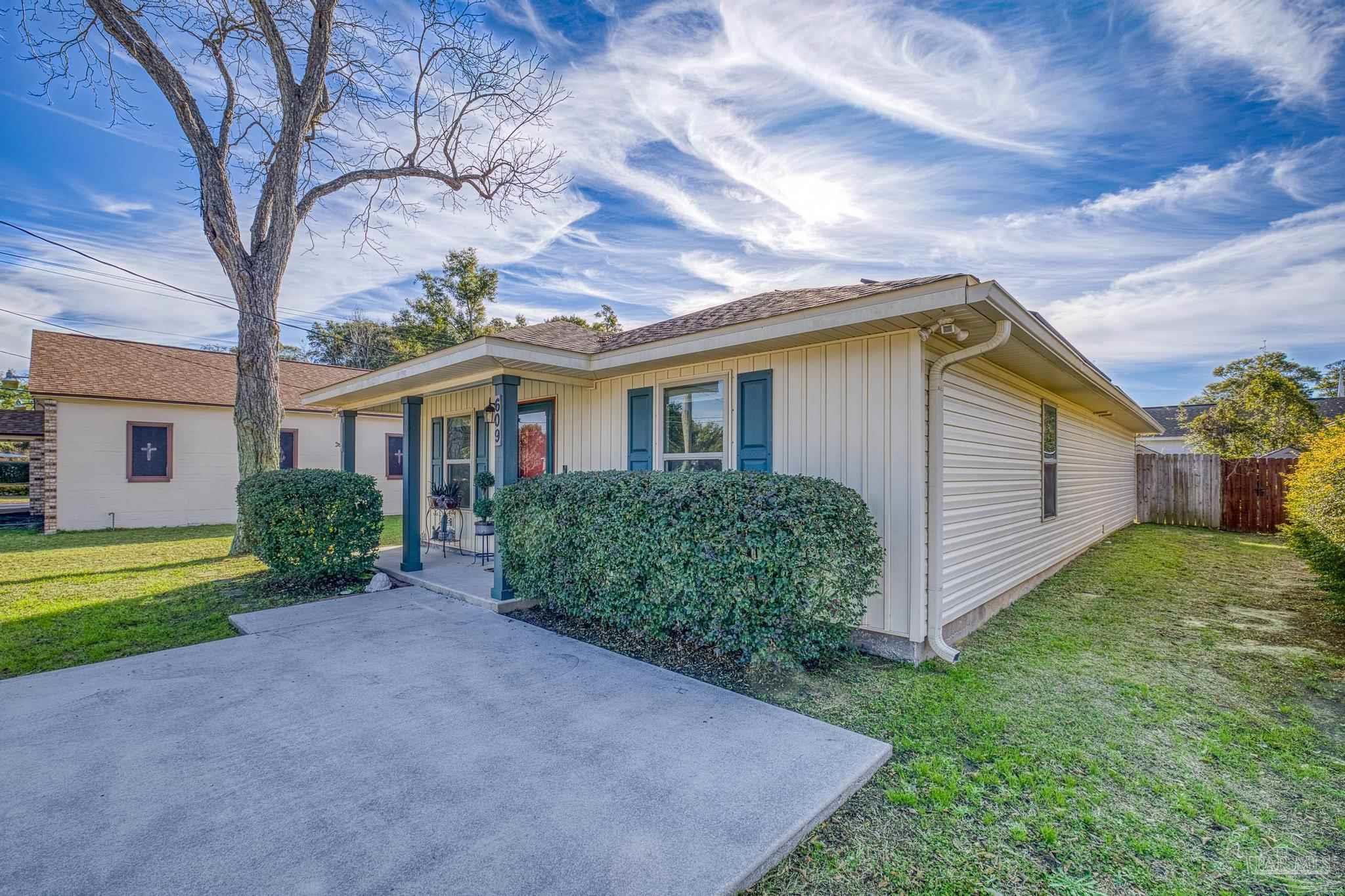 609 E Fisher Pensacola FL 32503