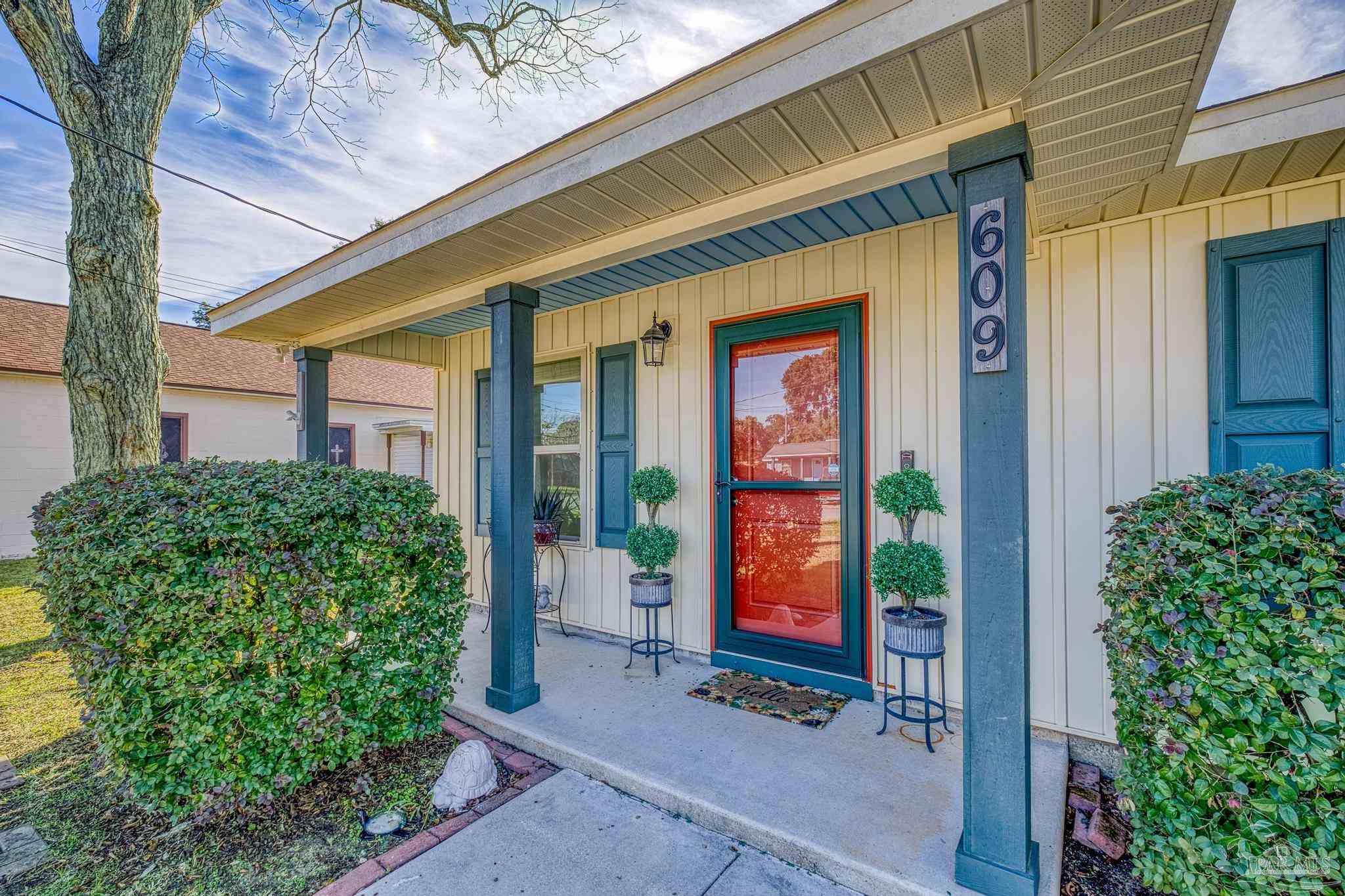 609 E Fisher Pensacola FL 32503