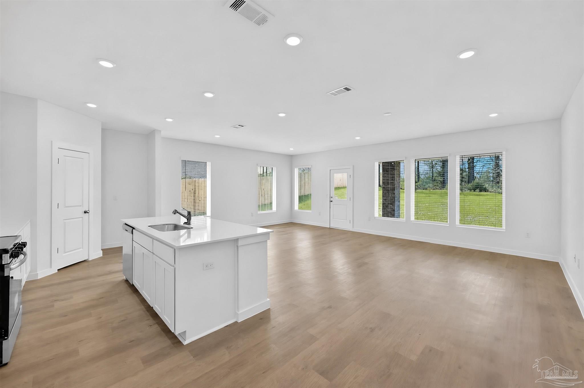 5979 Serrate St # 30j Pace FL 32571