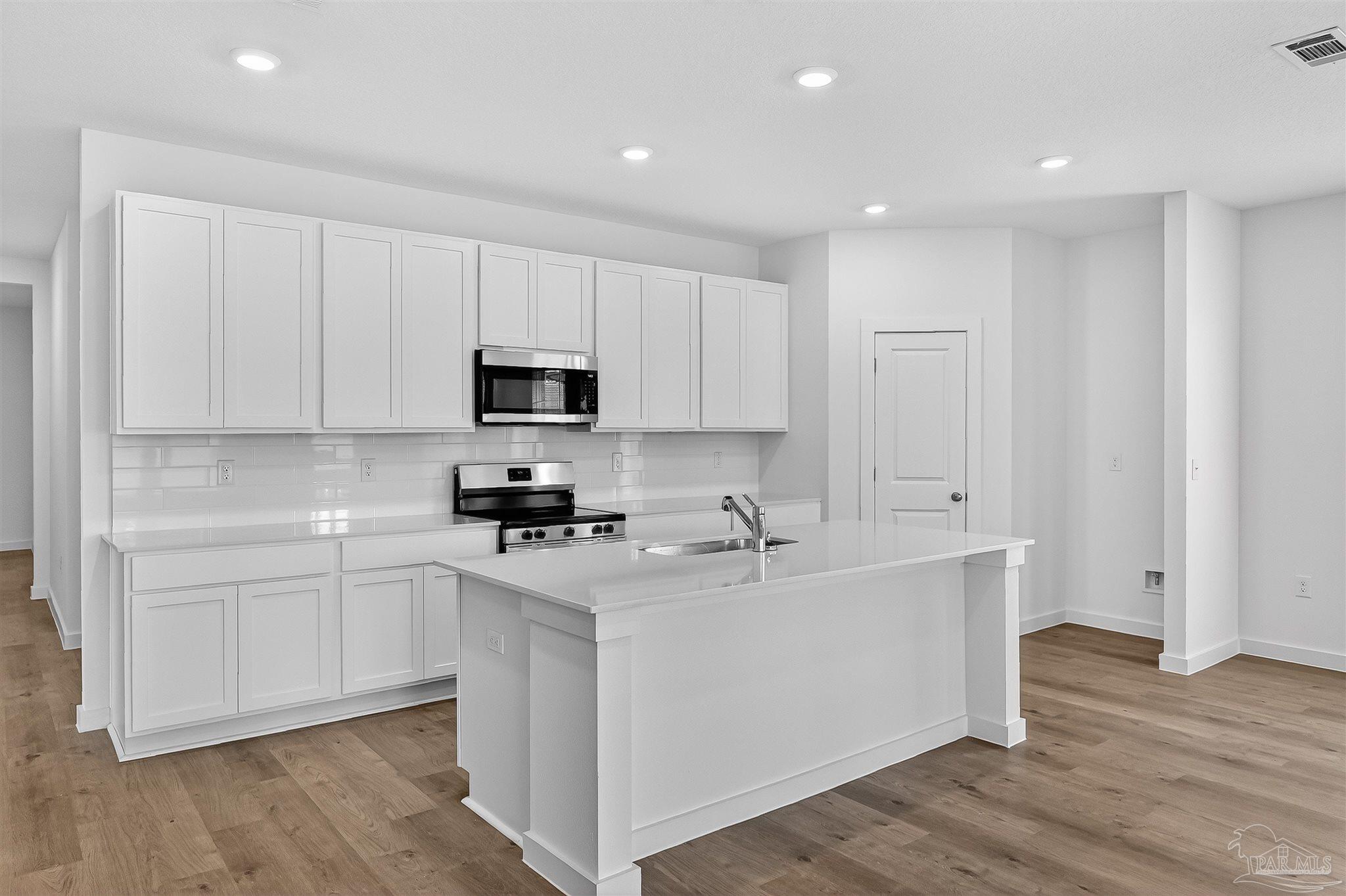 5979 Serrate St # 30j Pace FL 32571