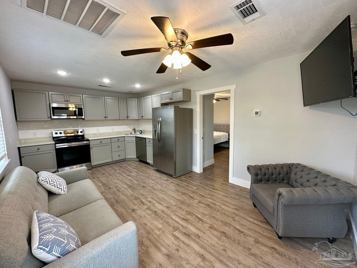 517 W Wright St # B Pensacola FL 32502