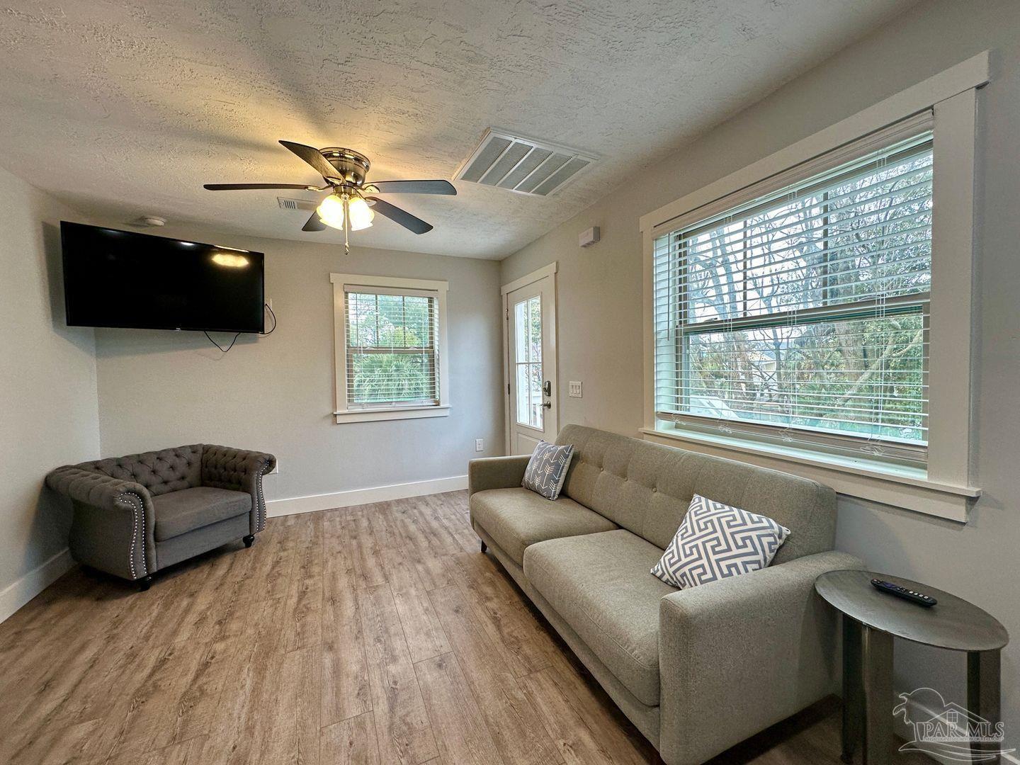 517 W Wright St # B Pensacola FL 32502
