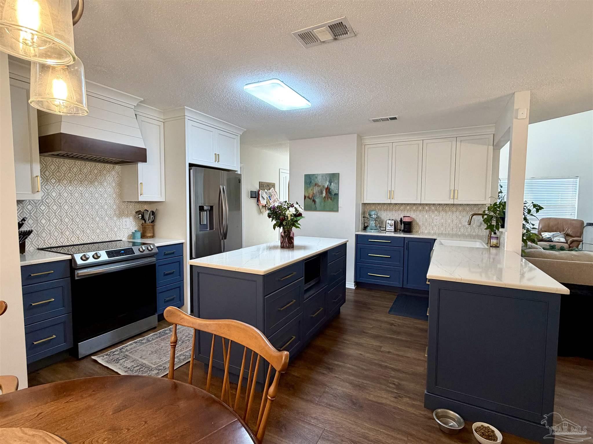 3110 Leesburg Square Pensacola FL 32504