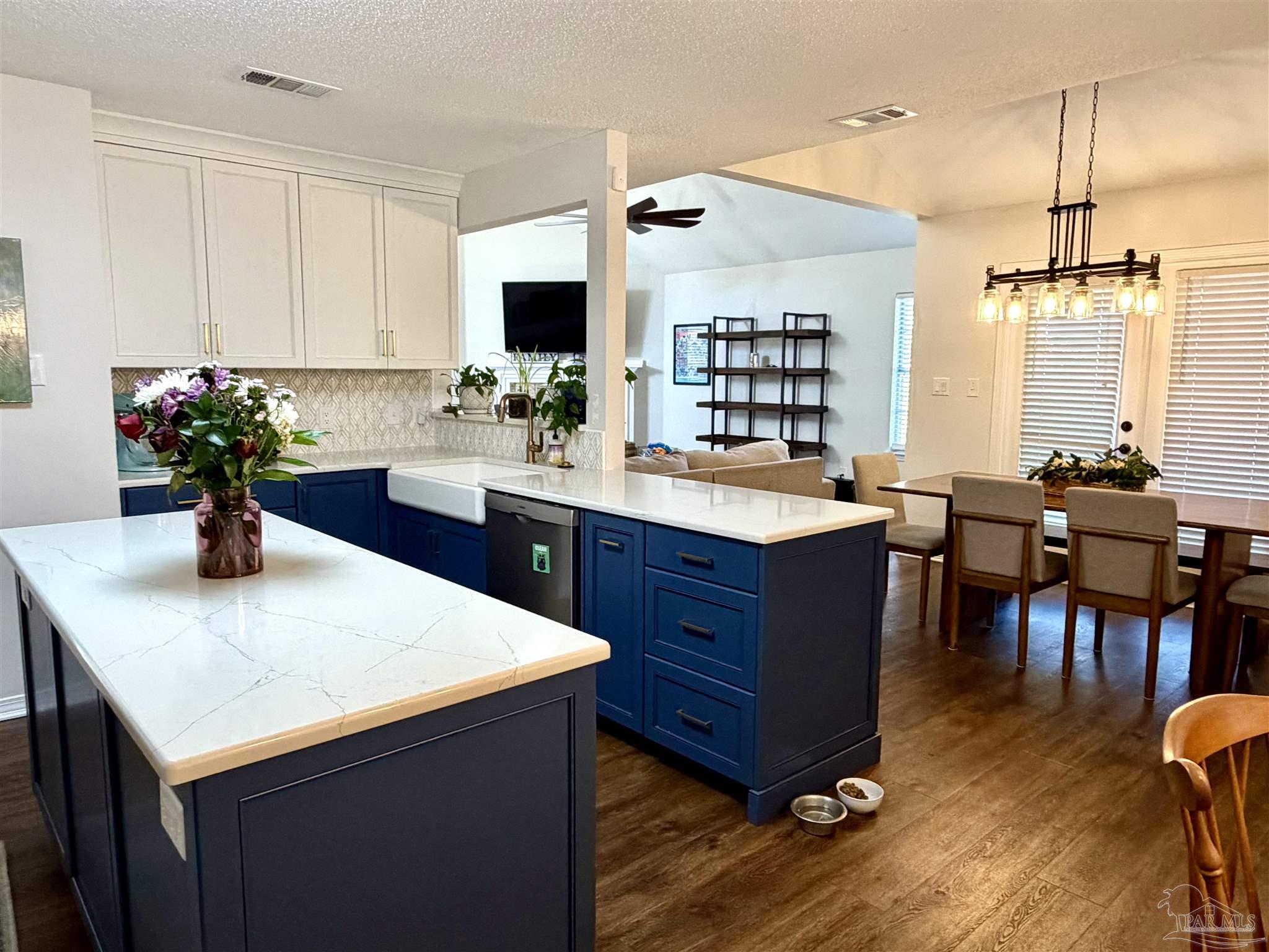 3110 Leesburg Square Pensacola FL 32504