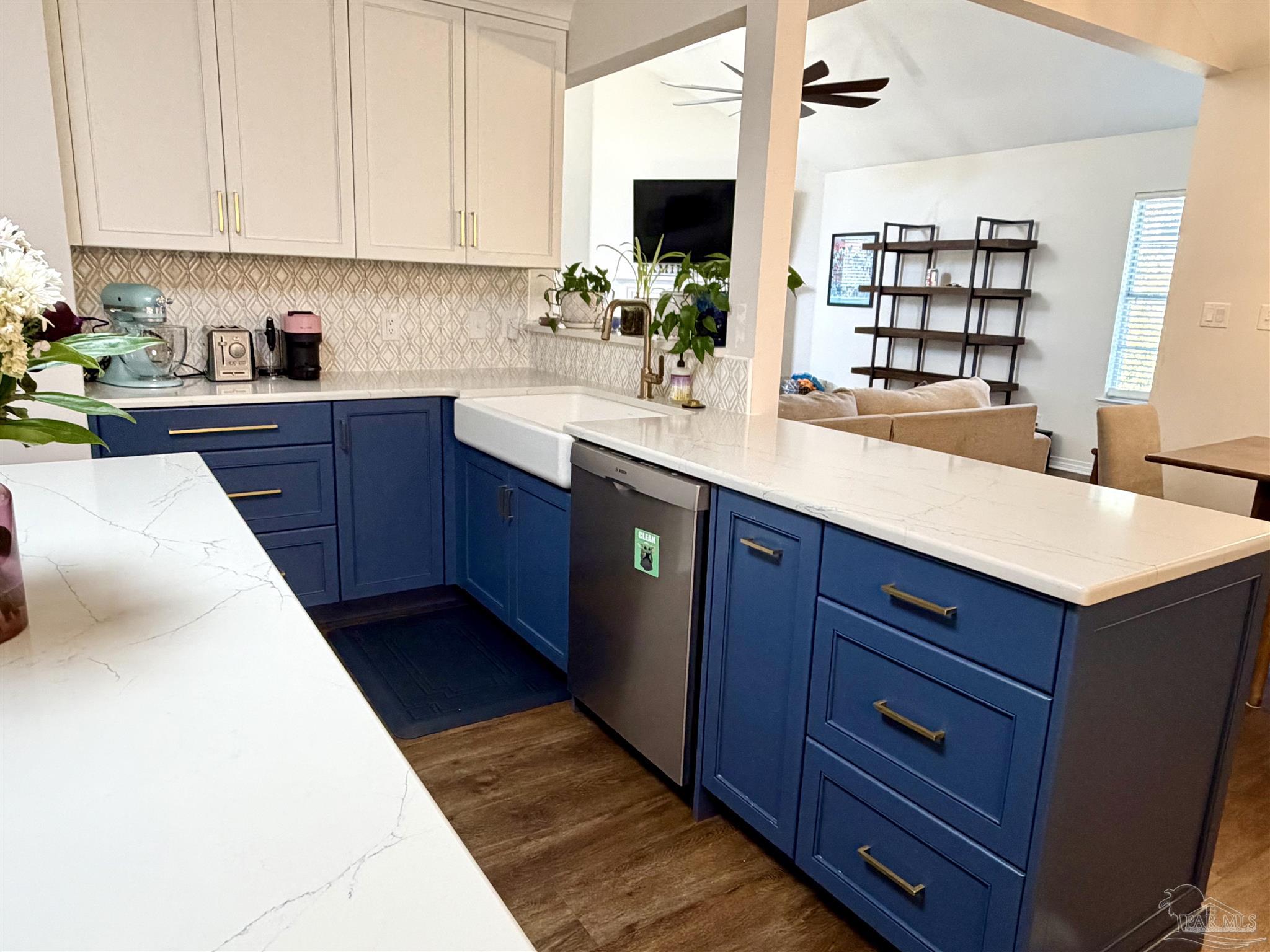3110 Leesburg Square Pensacola FL 32504