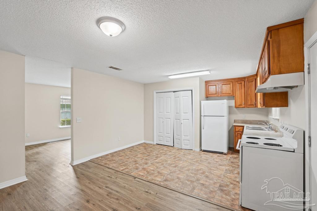 2040 E Roberts Road Pensacola FL 32534