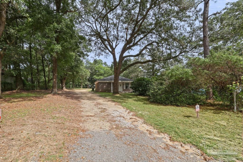 2040 E Roberts Road Pensacola FL 32534