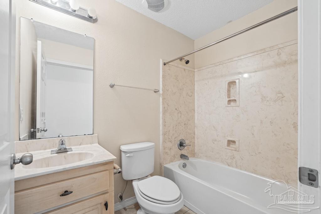 2040 E Roberts Road Pensacola FL 32534
