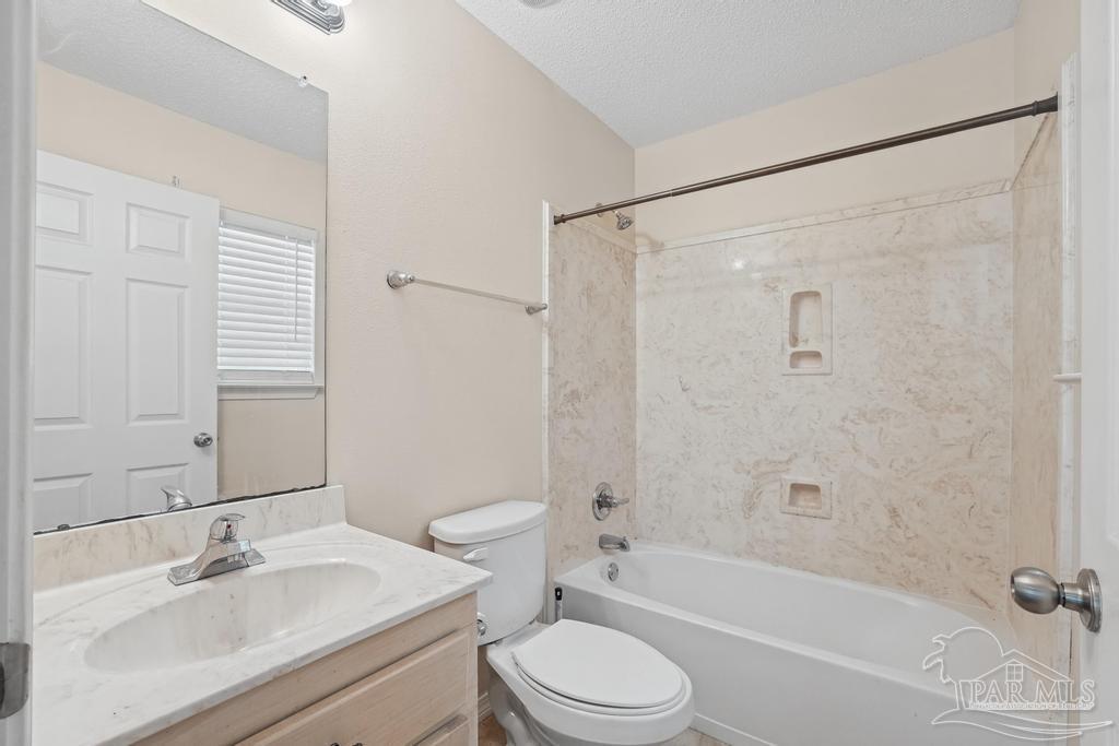 2040 E Roberts Road Pensacola FL 32534