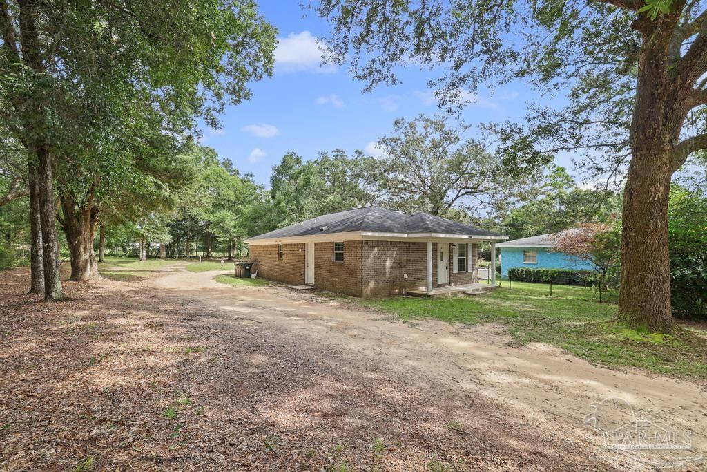 2040 E Roberts Road Pensacola FL 32534
