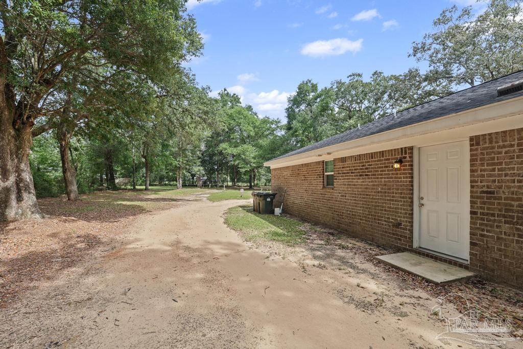 2040 E Roberts Road Pensacola FL 32534